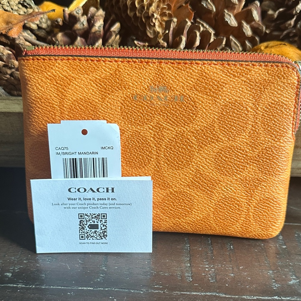 NWT Coach Vibrant Orange Leather Pouch - Picture 3 of 3